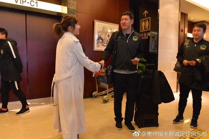 德转统计了目前德甲球员身价上涨的榜单，莱比锡的哈维-西蒙斯以5200万欧元的身价涨幅排在第一位。